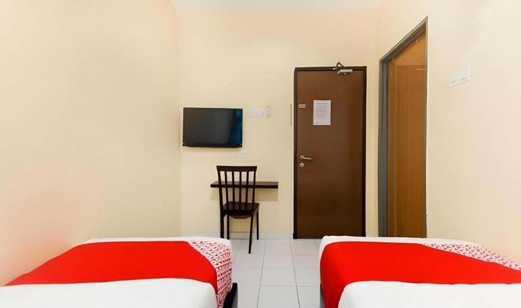 Hotel Iskandar Seri Iskandar Extérieur photo