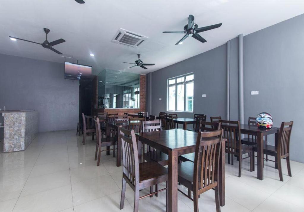 Hotel Iskandar Seri Iskandar Extérieur photo